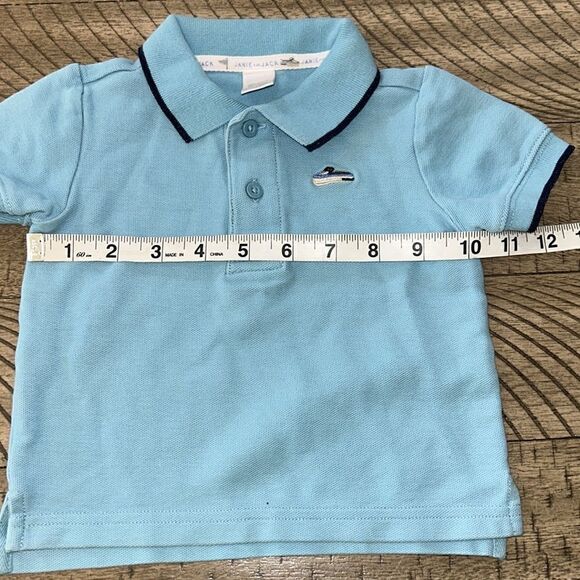 Blue Whale 🐳 💯 cotton shirt 👕 for your wee one ☝️ 2 buttons easy on off. - Picture 9 of 17